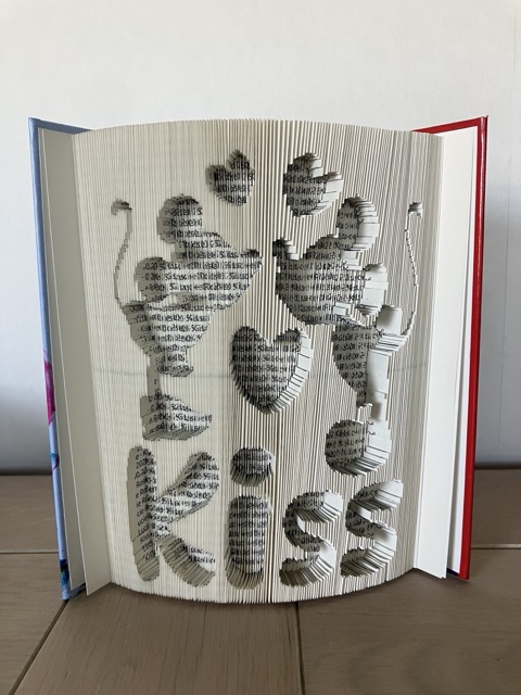 Livre sculpté